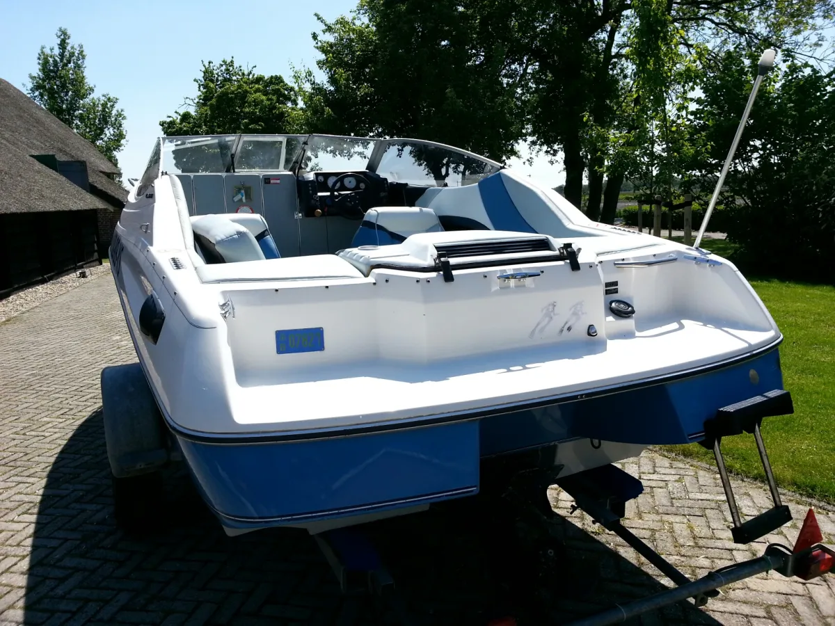 Polyester Speedboat Bayliner 2072