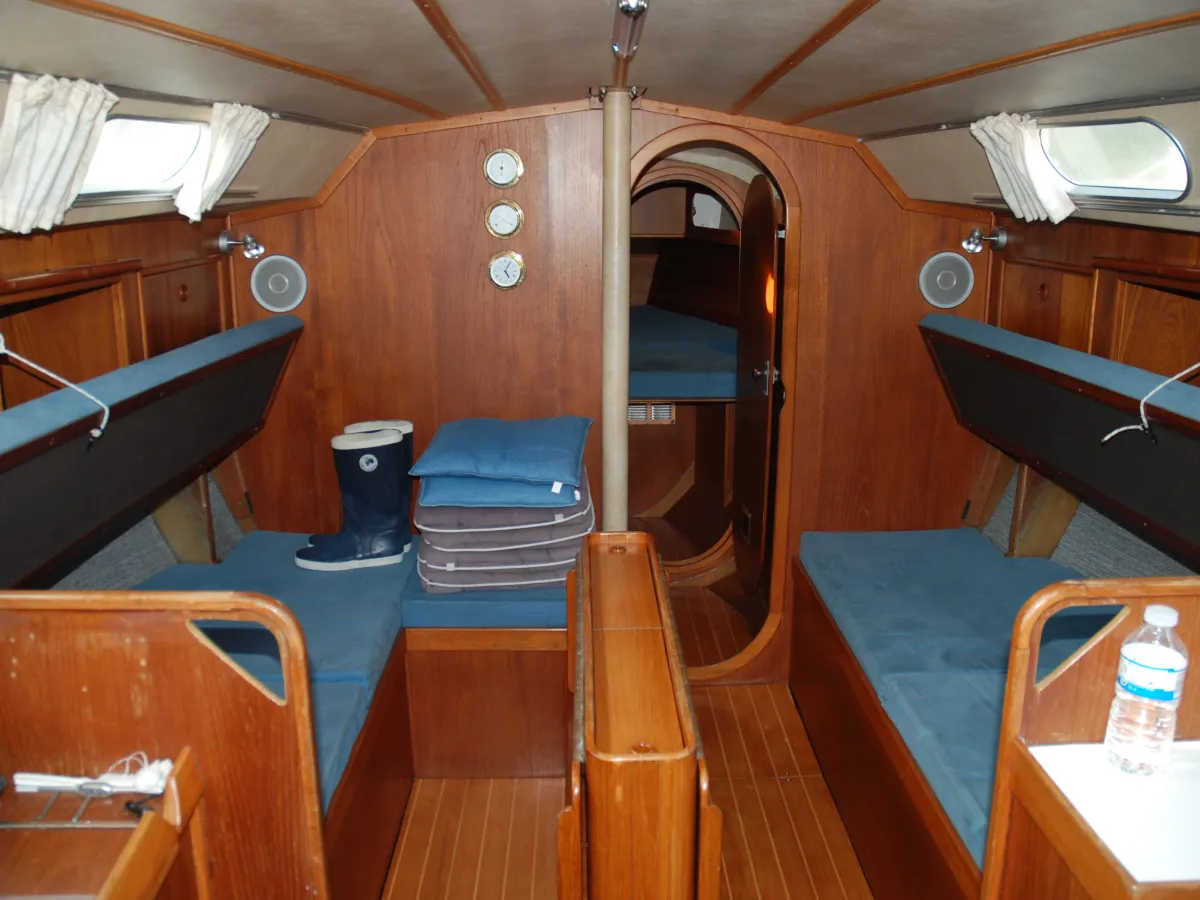 Polyester Sailboat Jupiter 30