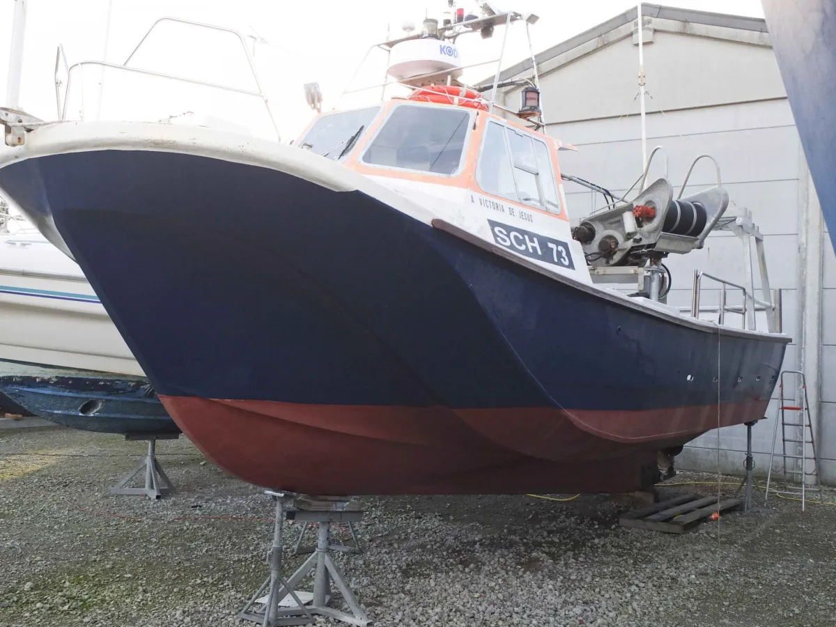 Polyester Workboat off shore 105