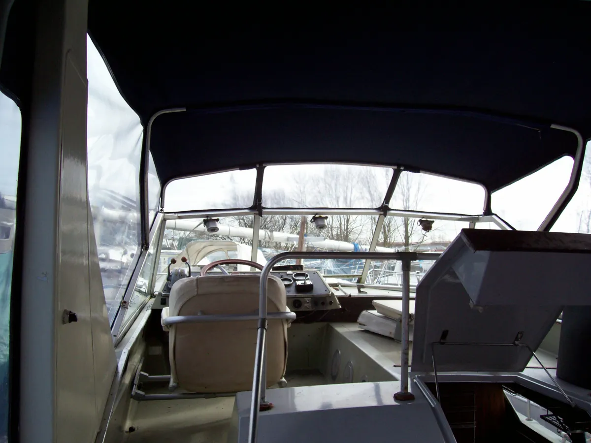 Polyester Motorboat Coronet 32