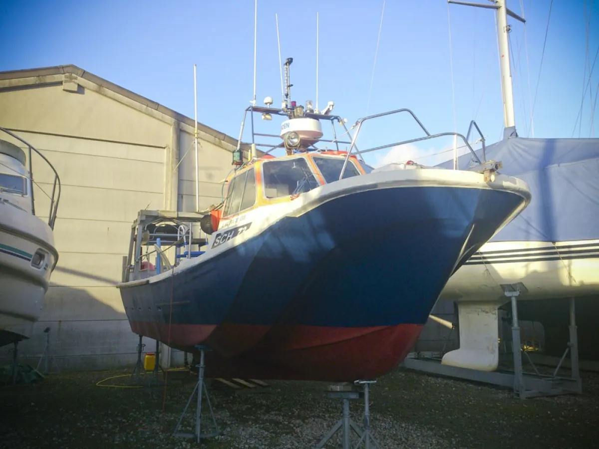 Polyester Workboat off shore 105