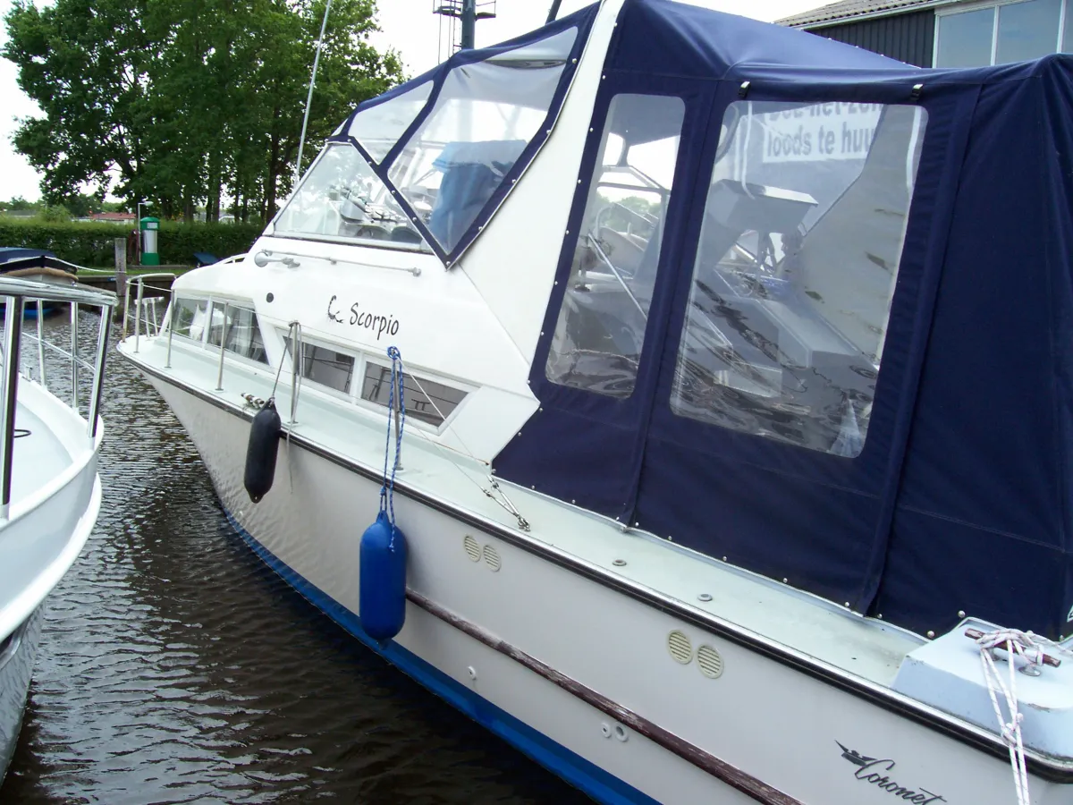 Polyester Motorboat Coronet 32