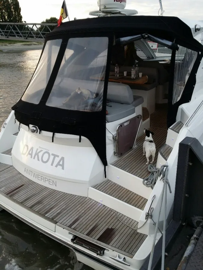 Polyester Motorboat Beneteau Monte Carlo 42