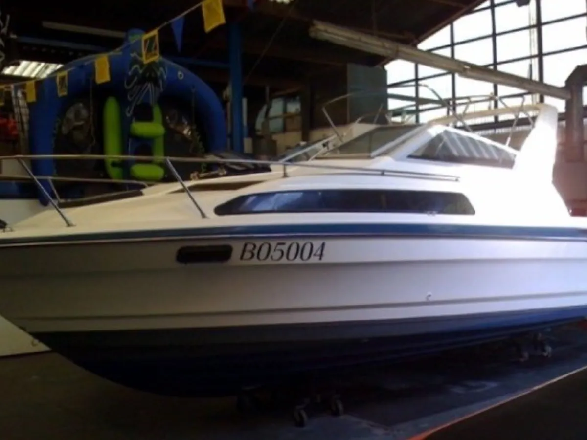 Polyester Speedboat Bayliner 2855