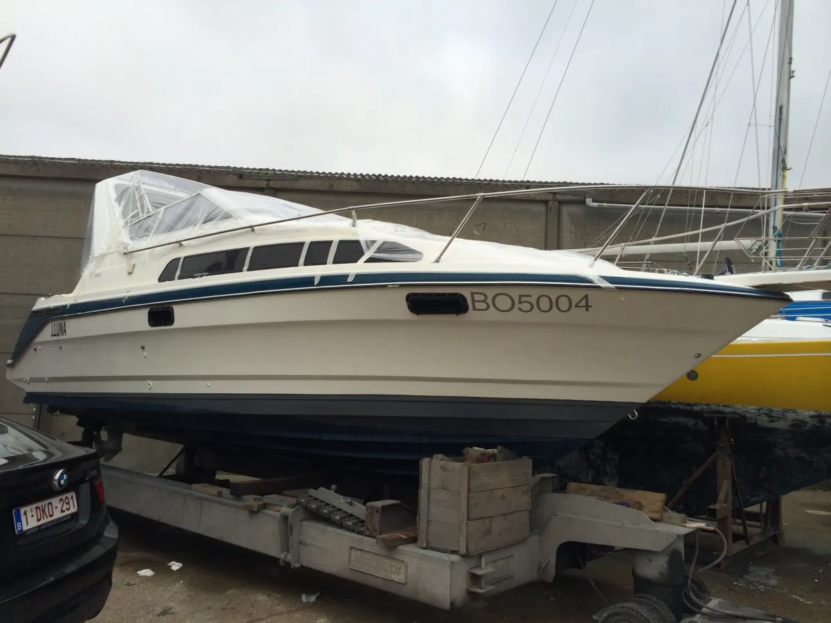 Polyester Speedboat Bayliner 2855