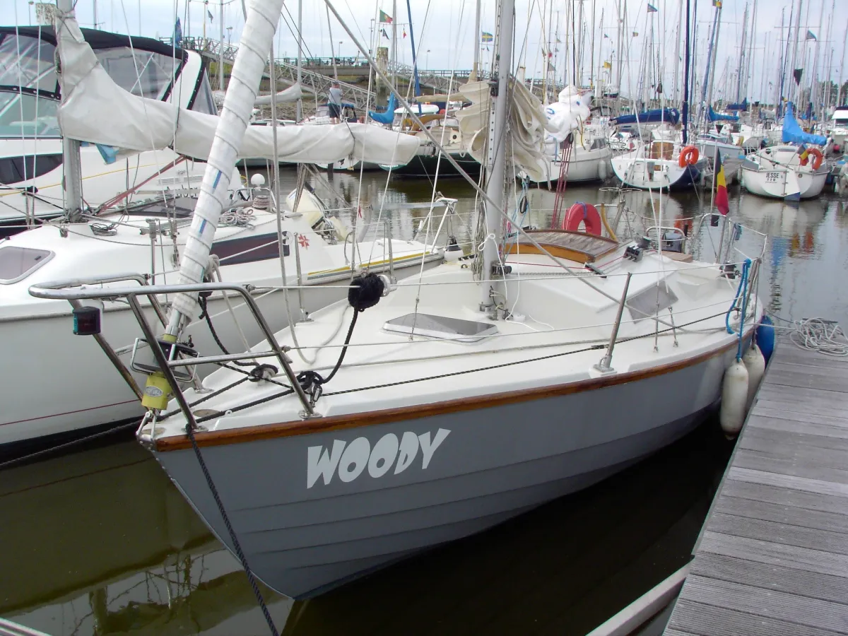 Wood Sailboat Waarschip 725