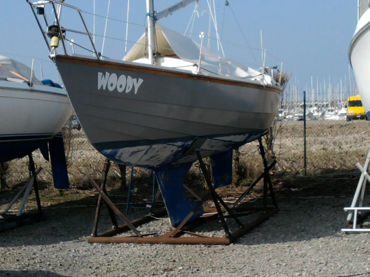 Wood Sailboat Waarschip 725