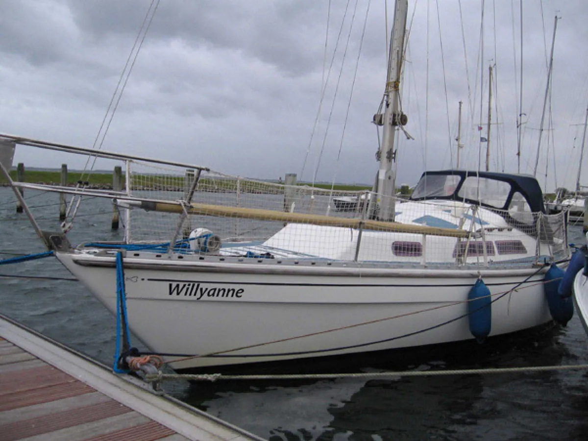 Polyester Sailboat Varne 27 Ft