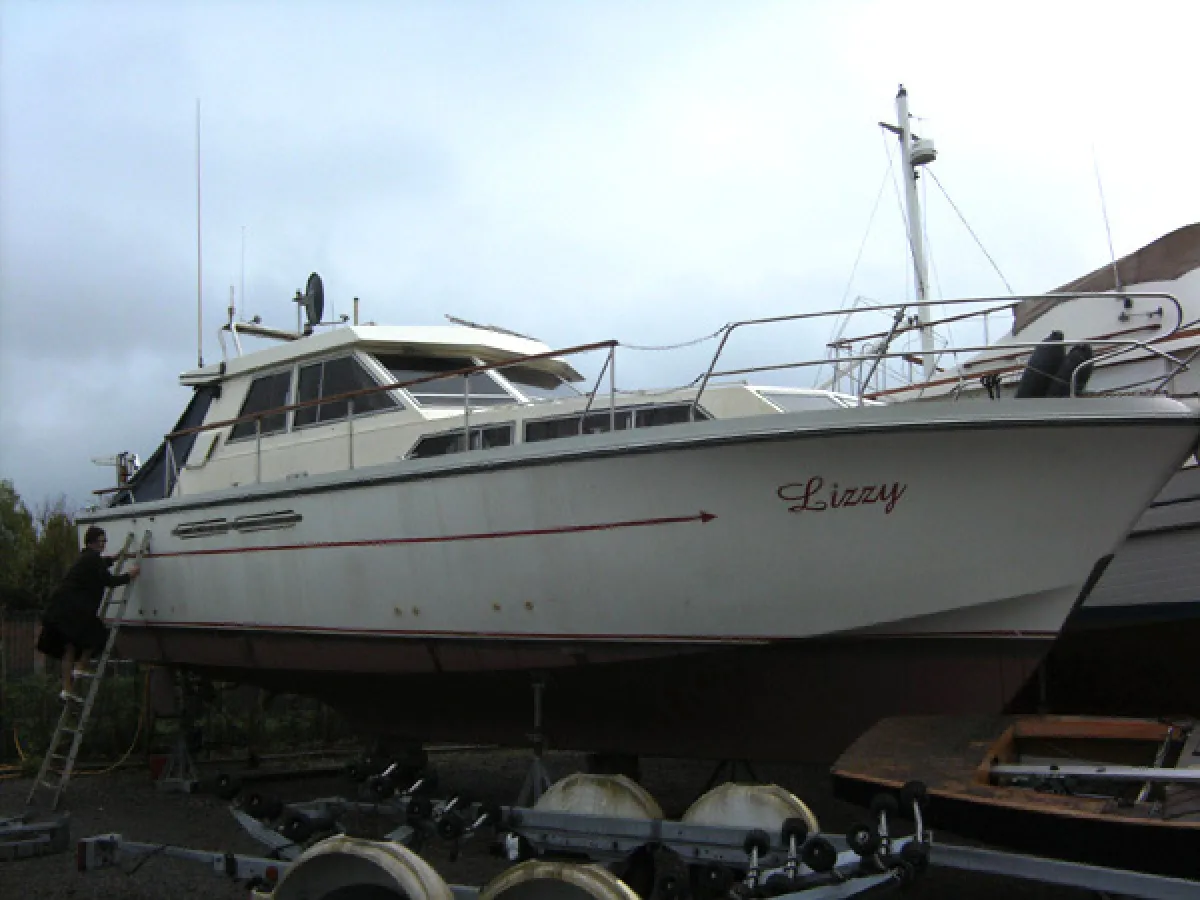 Polyester Motorboat Princess 37