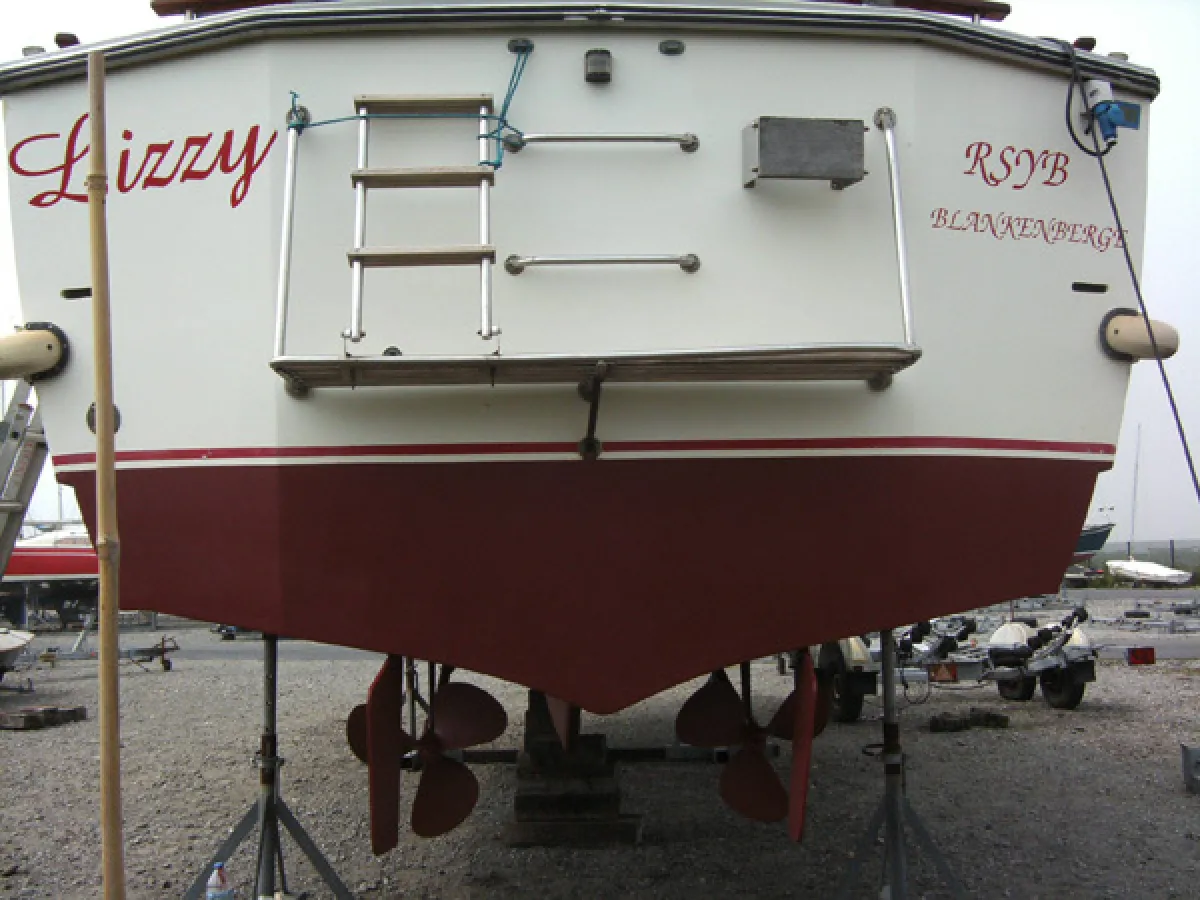 Polyester Motorboat Princess 37