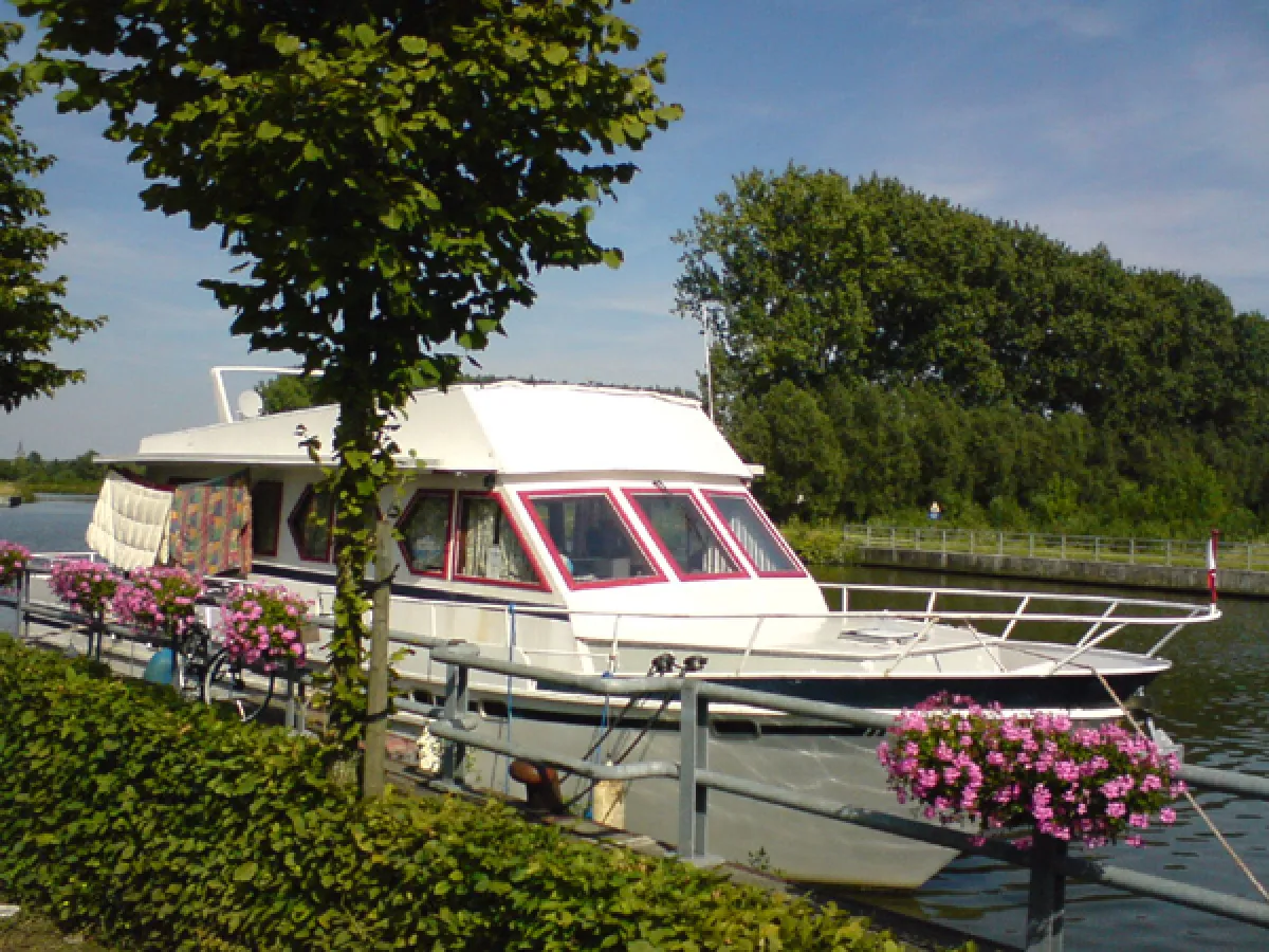 Steel Houseboat Linden 