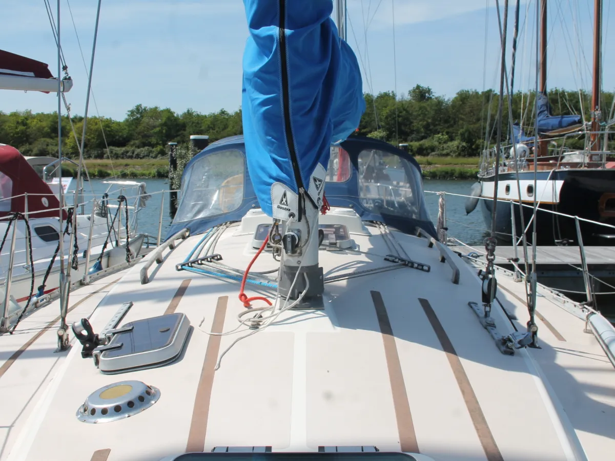 Polyester Sailboat Sigma 36