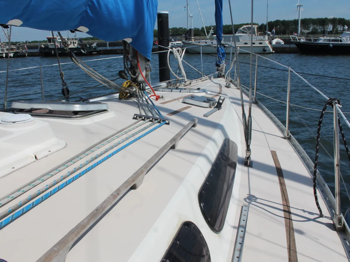 Polyester Sailboat Sigma 36