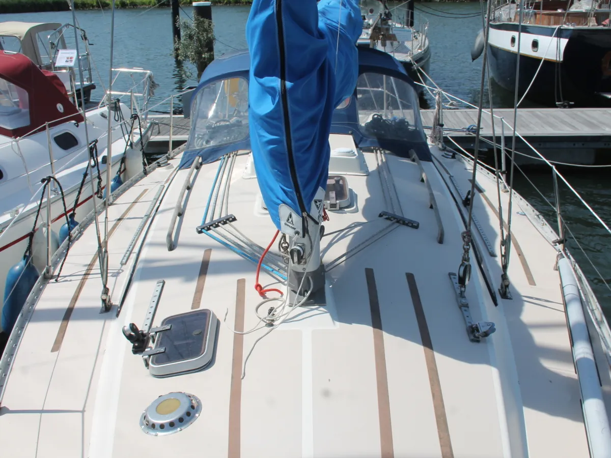 Polyester Sailboat Sigma 36