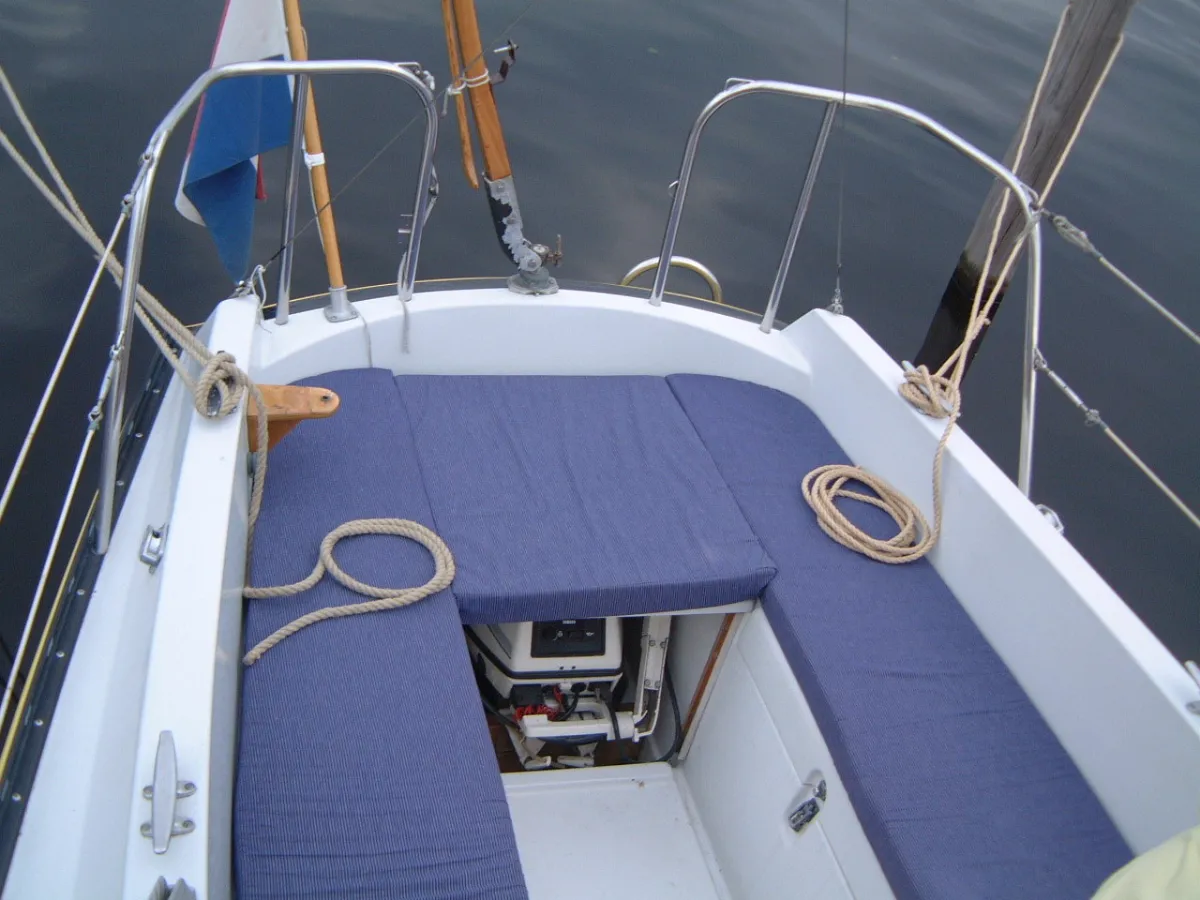 Polyester Sailboat Neptun 27