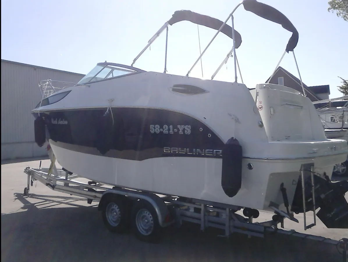 Polyester Speedboat Bayliner 255