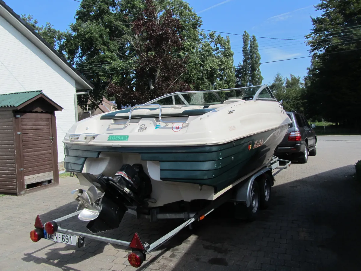 Polyester Speedboat Mariah Talari 233