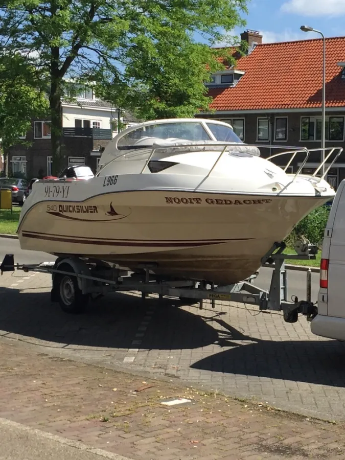 Polyester Speedboat Quicksilver 540 Cabin