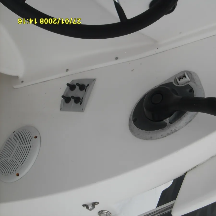 Polyester Speedboat Quicksilver 540 Cabin