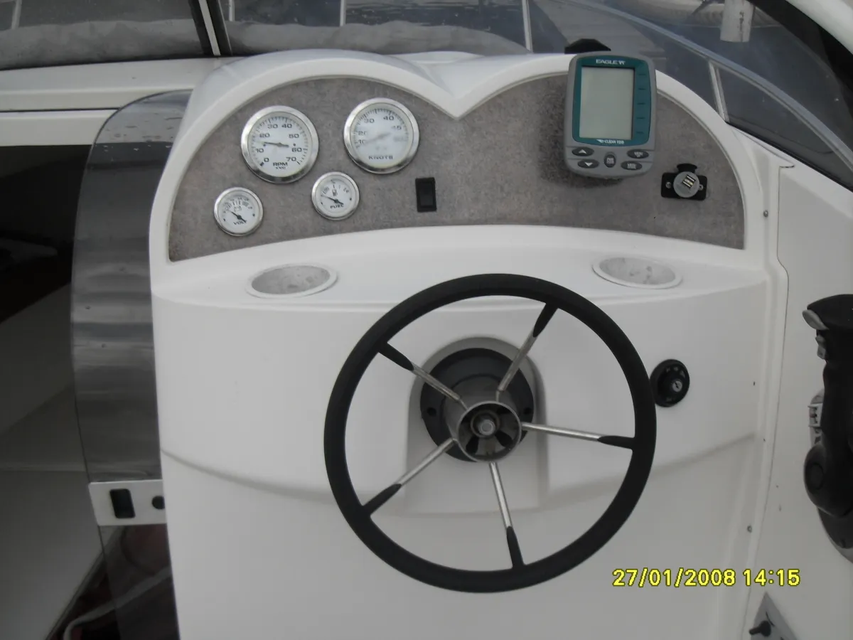 Polyester Speedboat Quicksilver 540 Cabin