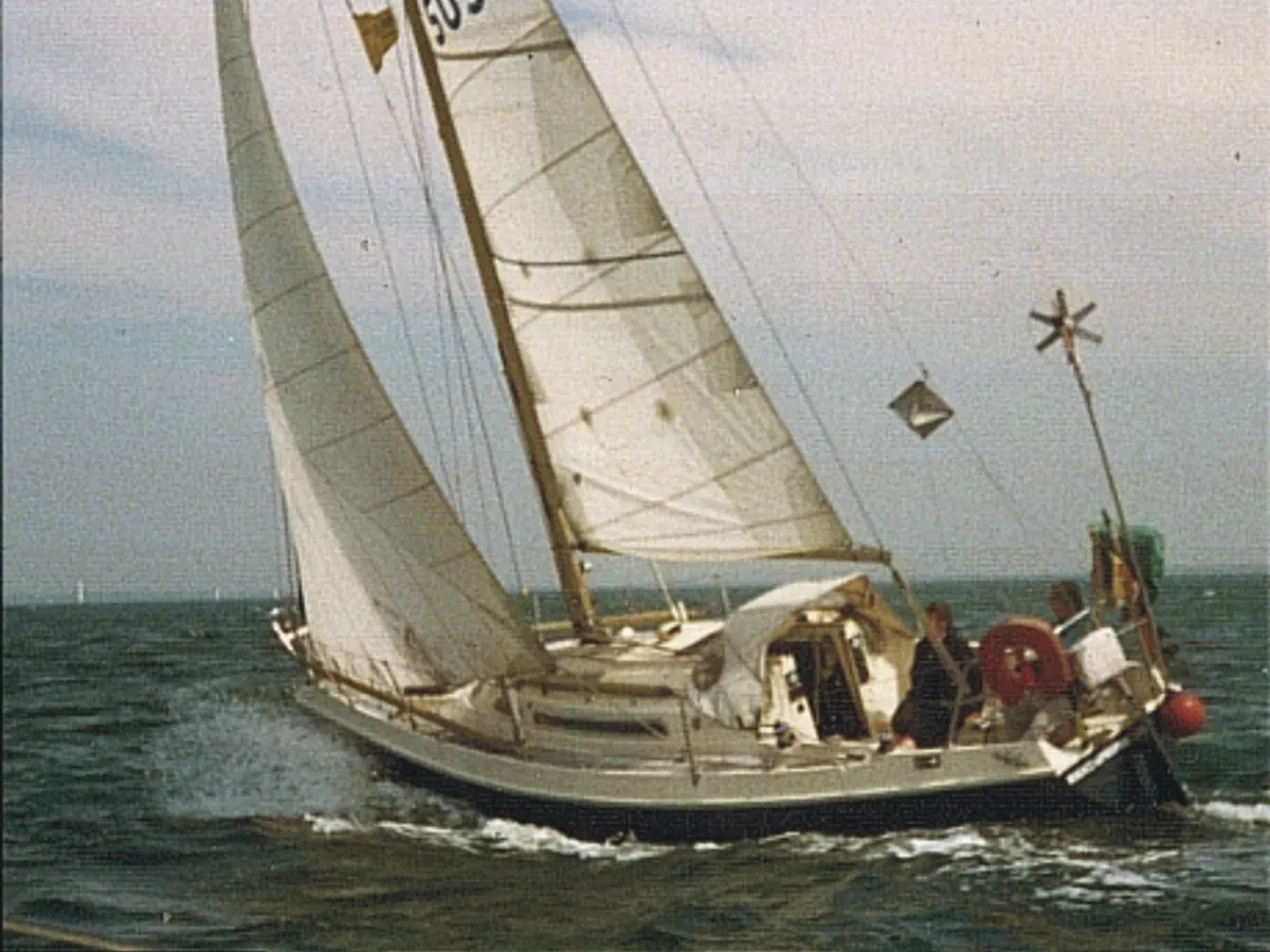 Polyester Sailboat Camper & nicholsons 30 MK 59