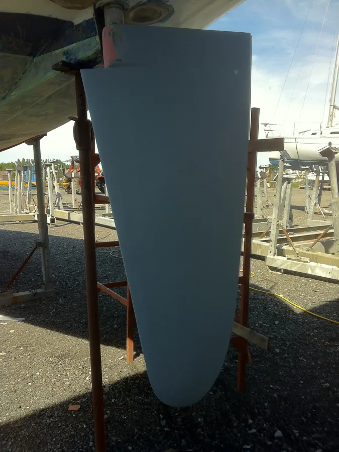 Composite Sailboat X-1 