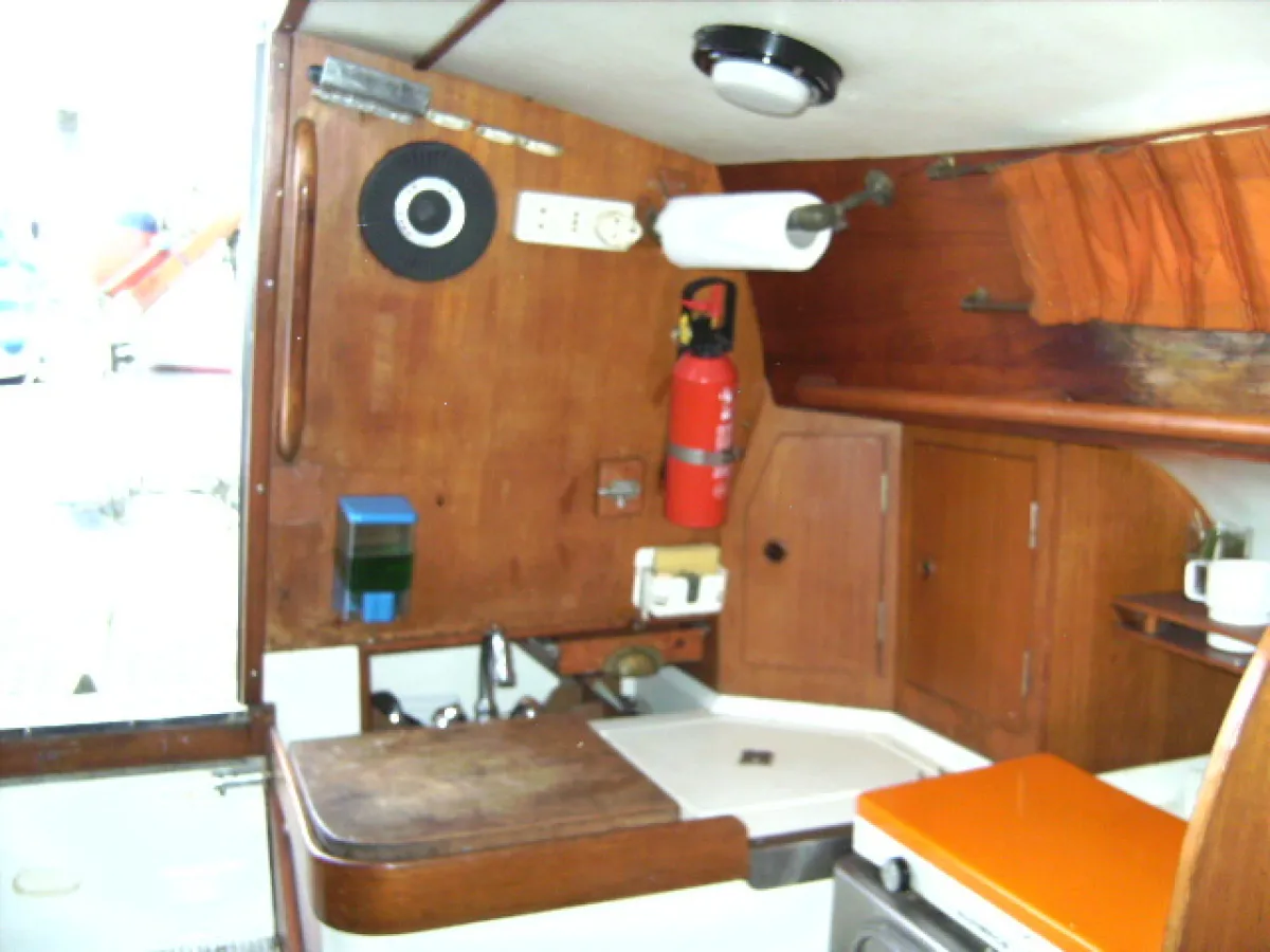 Polyester Sailboat Camper & nicholsons 30 MK 59