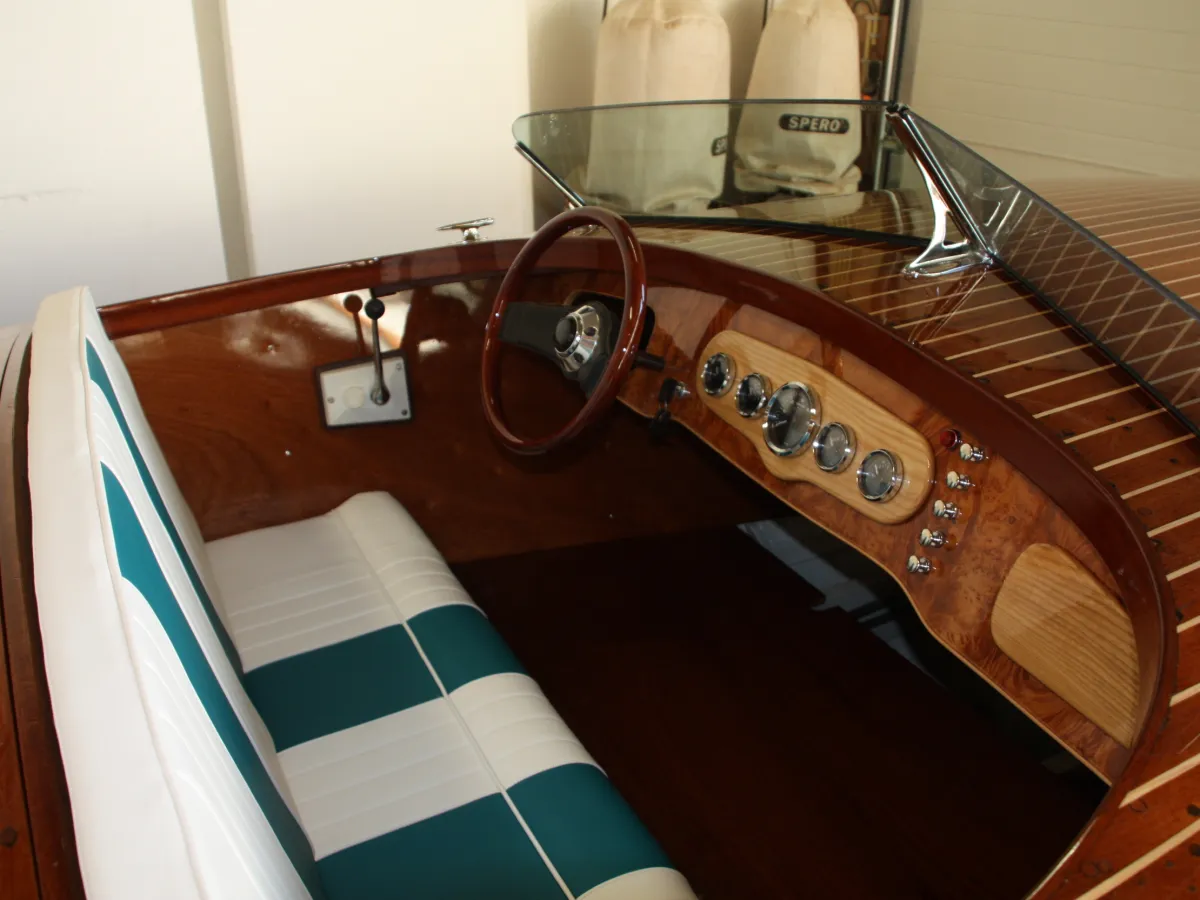 Wood Speedboat Chris Craft 