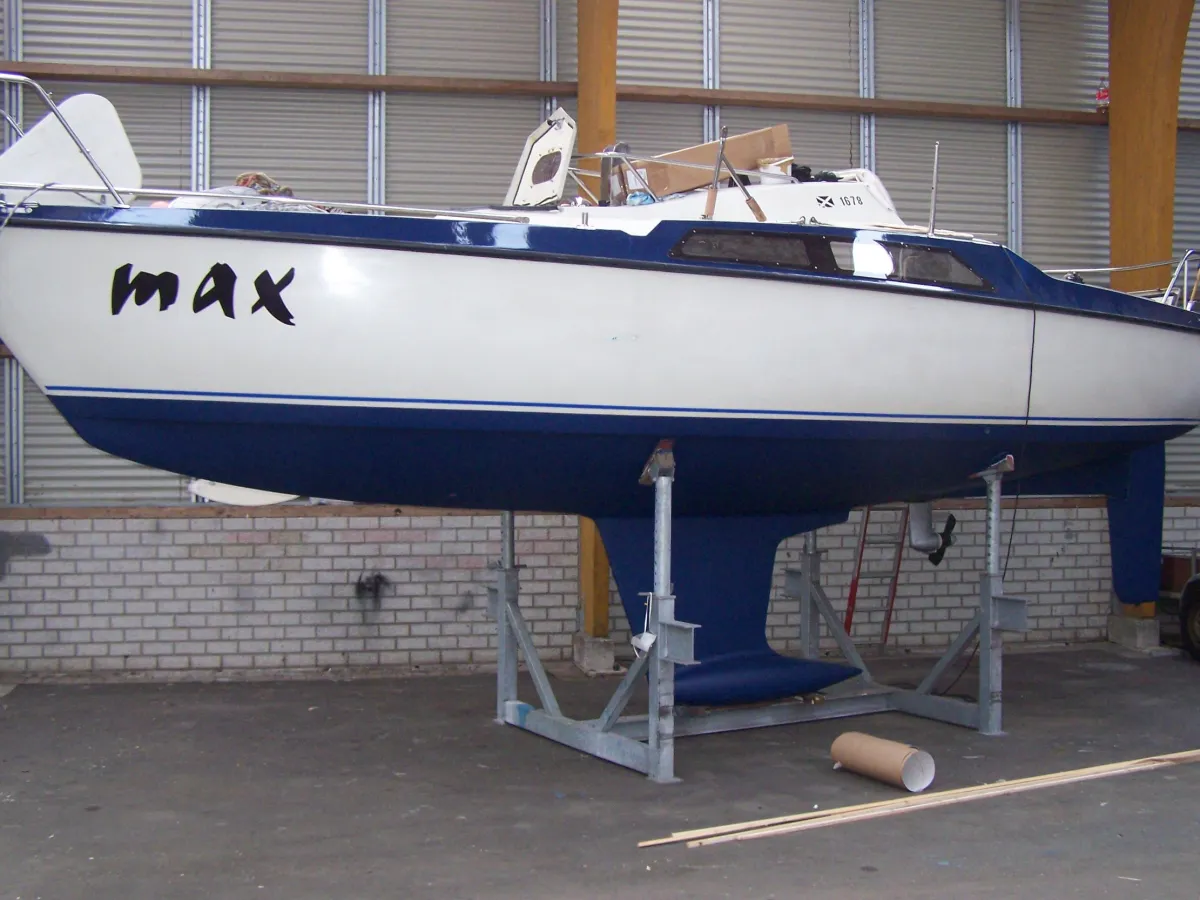 Polyester Sailboat Maxi 770