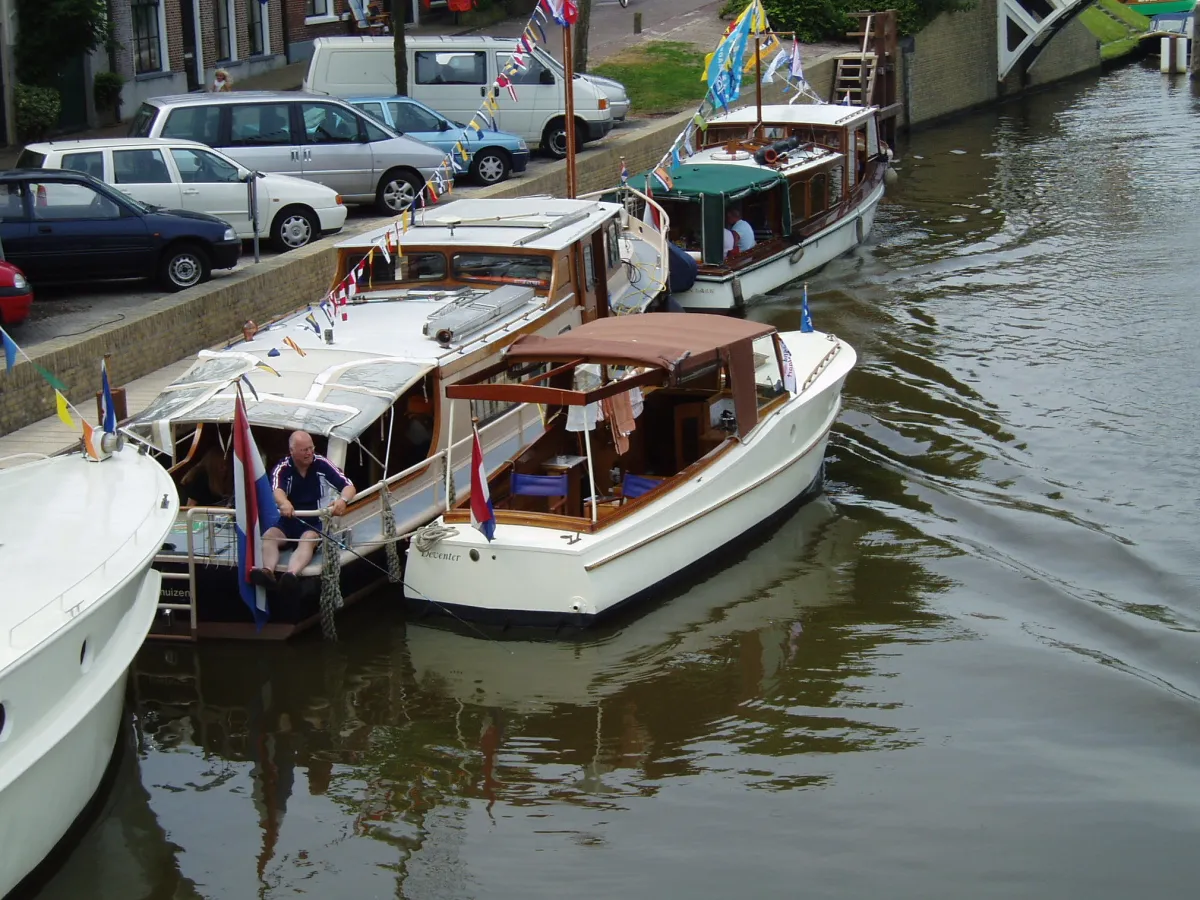 Wood Motorboat Bakdekker Varend Monument