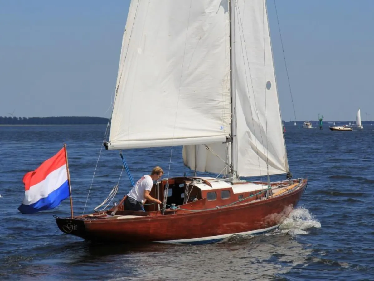 Wood Sailboat Nordisk Kryssare 5 1/2 mR