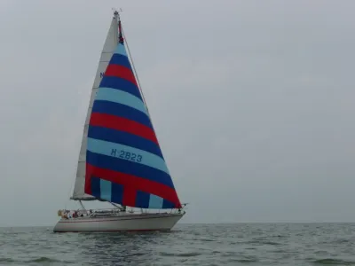 Polyester Sailboat Oyster 37 Photo 12