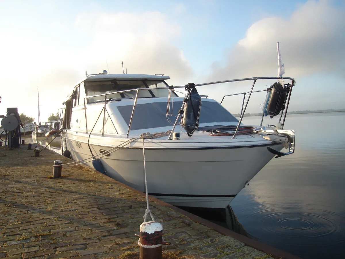 Polyester Motorboat Bayliner 2859