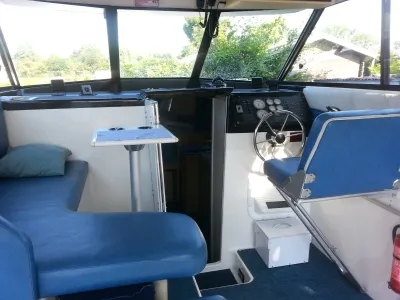 Polyester Motorboat Bayliner 2859 Photo 3