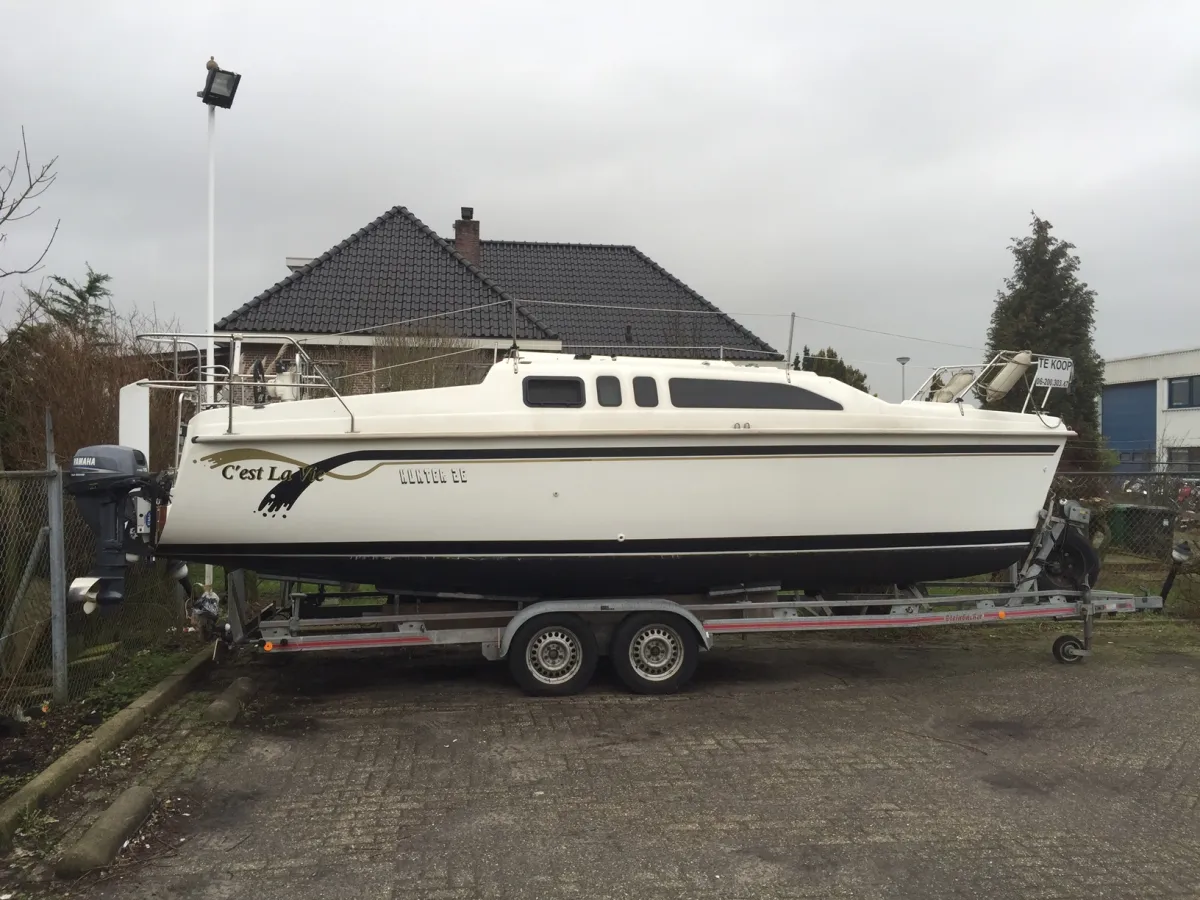 Polyester Sailboat Hunter 26