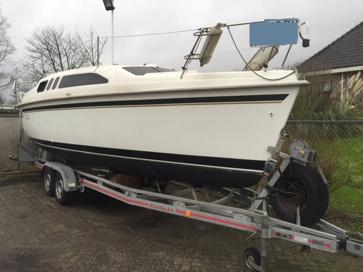 Polyester Sailboat Hunter 26