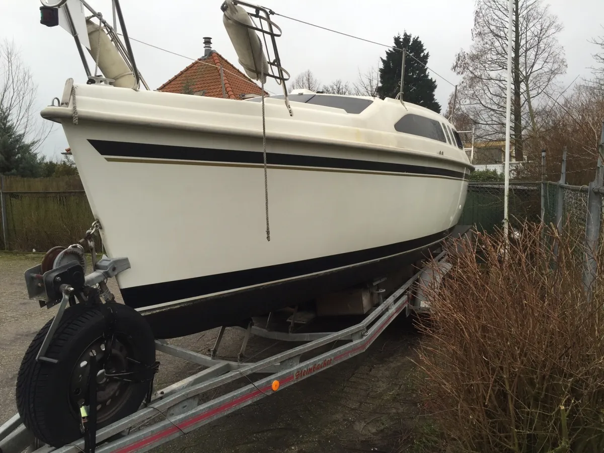 Polyester Sailboat Hunter 26