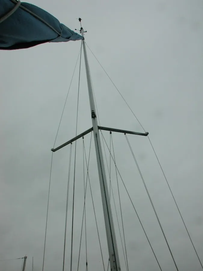 Polyester Sailboat Avance 24