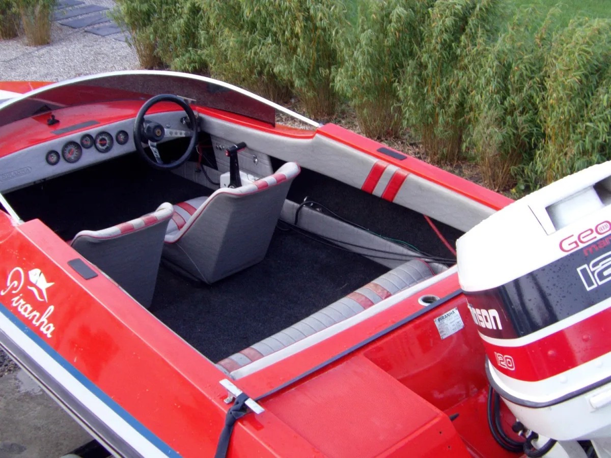 Polyester Speedboat Piranha Espada