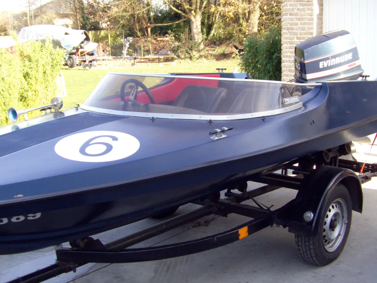 Polyester Speedboat Piranha Bagheera