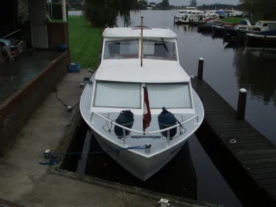 Steel Motorboat Polaris  Photo 1