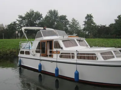 Steel Motorboat Millboat 975 Salon kruiser Photo 2