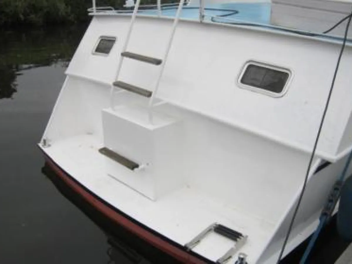 Steel Motorboat Millboat 975 Salon kruiser