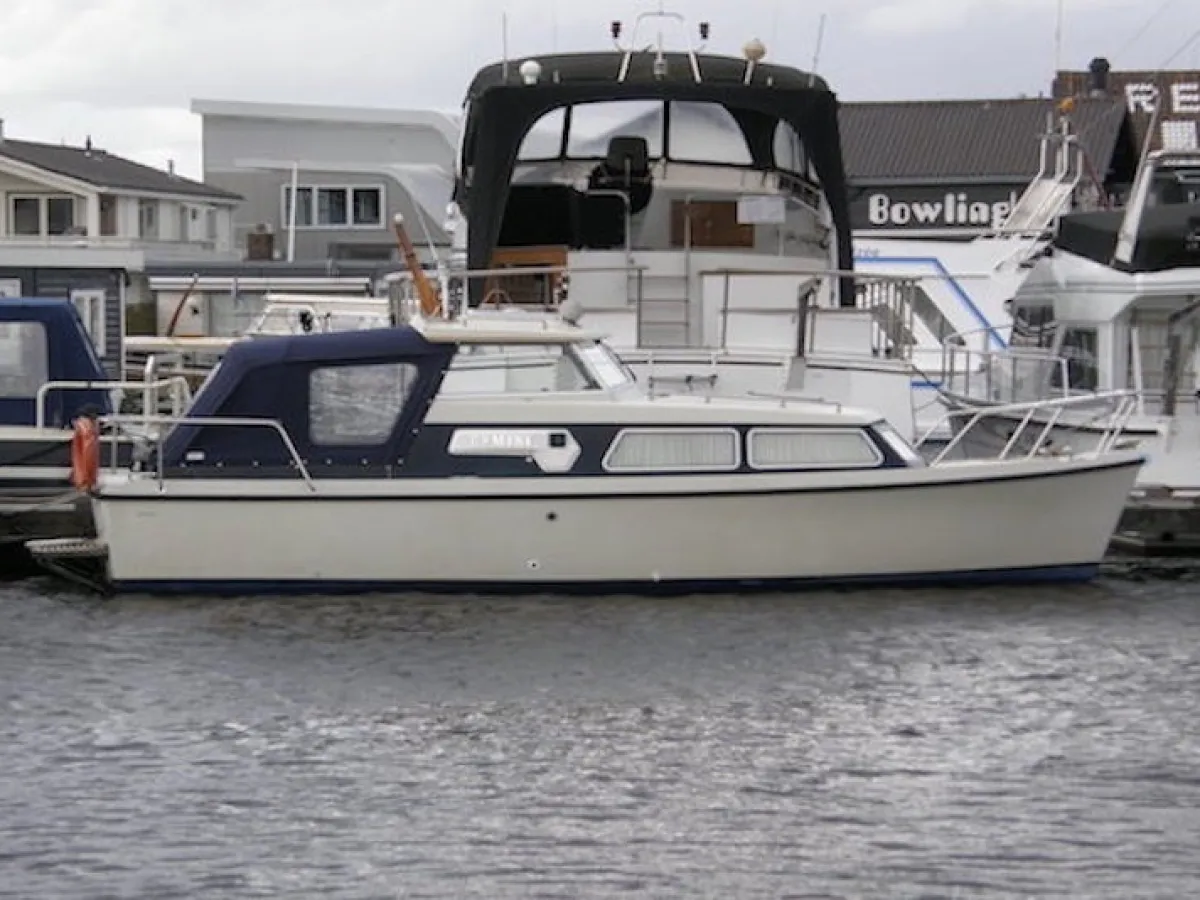 Polyester Motorboat Safir 24