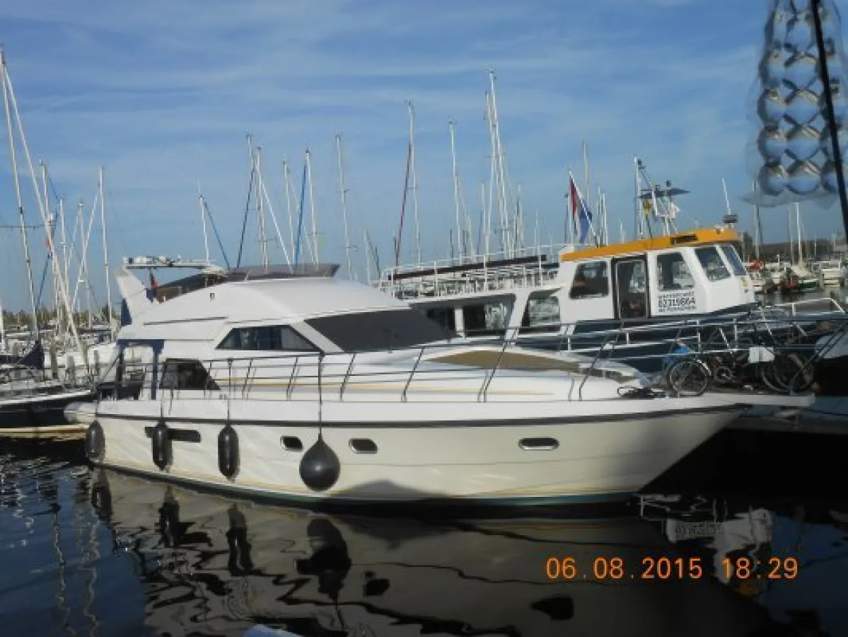 Polyester Motorboat Neptunus 141 Sedan Fly