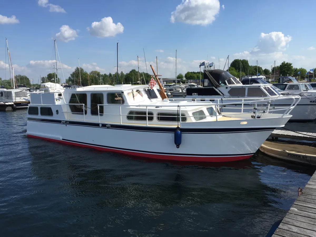 Steel Motorboat Meeuwkruiser 1100 De Luxe