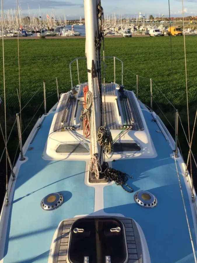 Polyester Sailboat Folkdancer 27