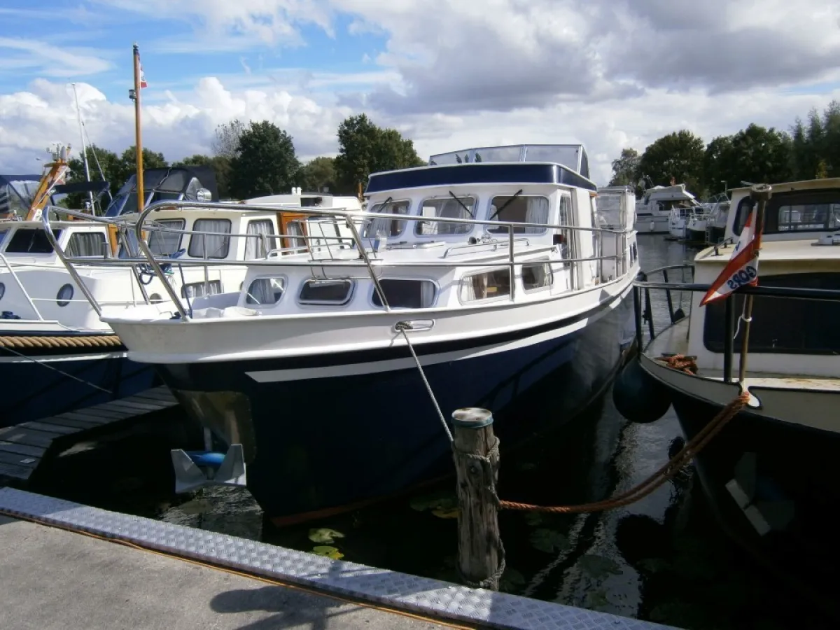 Steel Motorboat Hollandia 1000