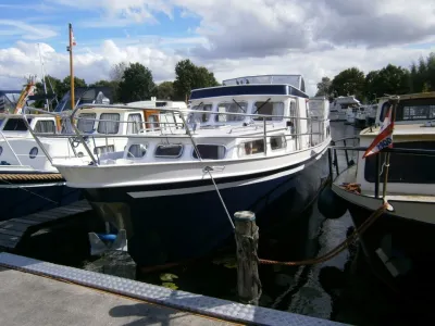 Steel Motorboat Hollandia 1000 Photo 1