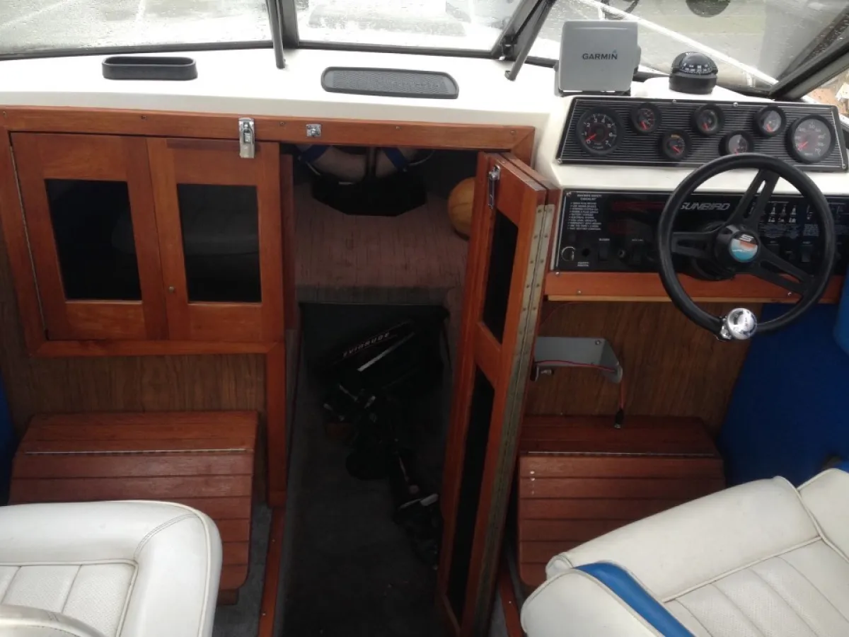 Polyester Speedboat Sunbird Corsair 218